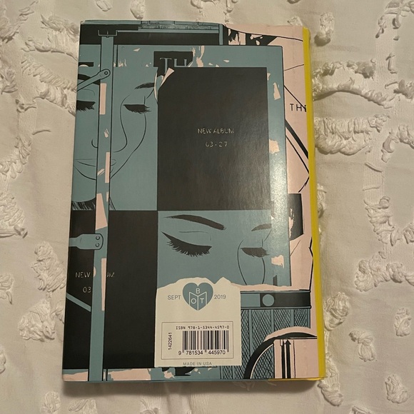 📚$3/28 books📚 - Picture 2 of 6